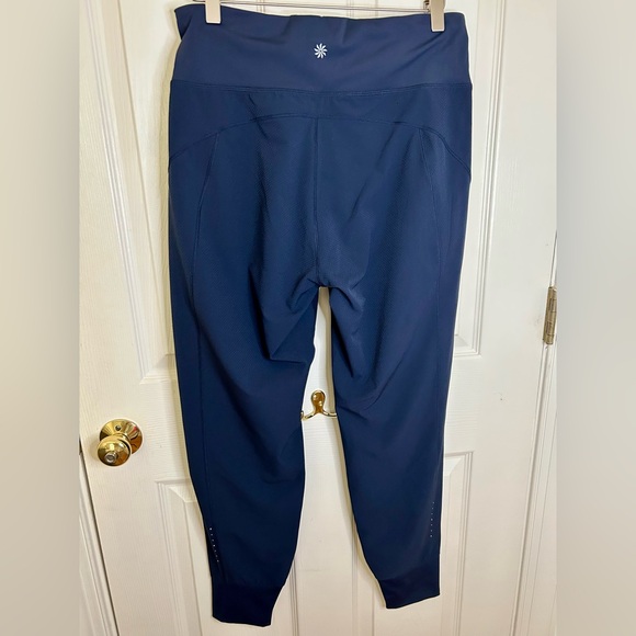 Athleta Distance Jogger In Dobby in navy - Picture 3 of 14